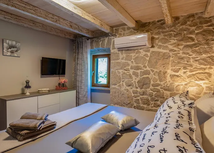 Veselici Villa *